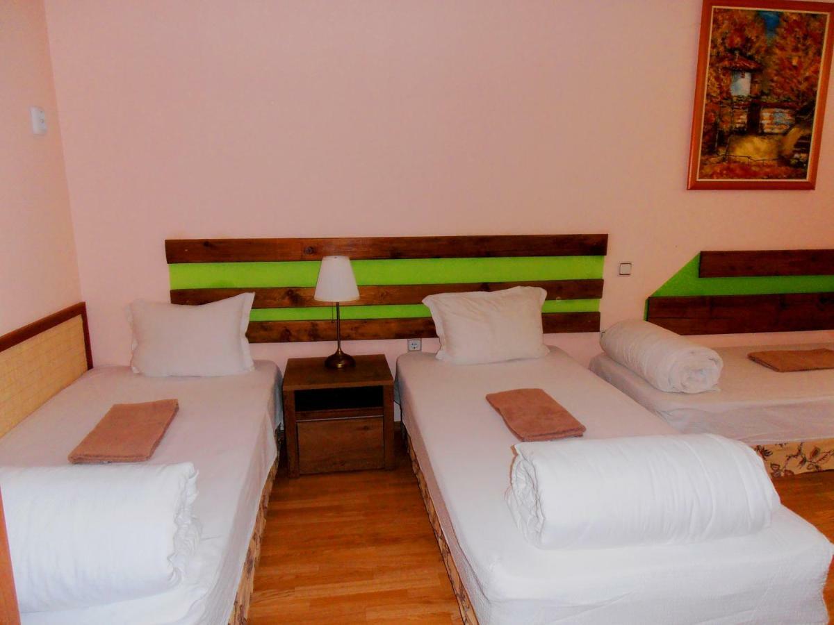 Guest House Misha Petrevene Buitenkant foto