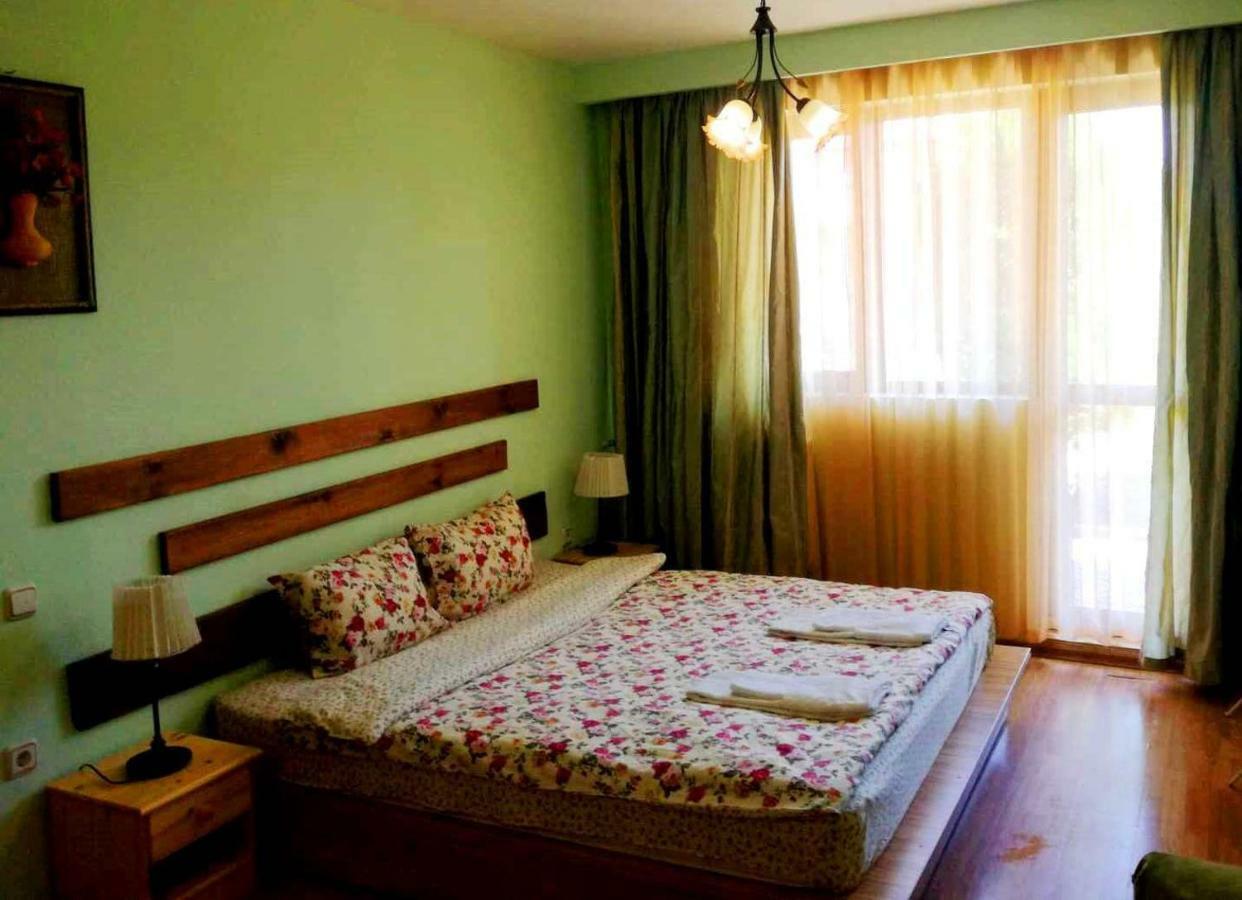 Guest House Misha Petrevene Buitenkant foto