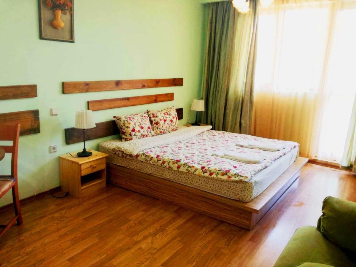 Guest House Misha Petrevene Buitenkant foto